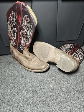 Chaparral Women’s 7.5 Embroidered Snip Toe Western Boots Red Shaft / Brown Foot
